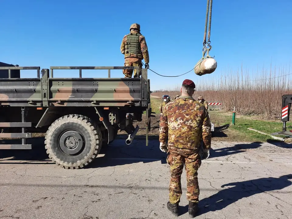 Operazioni di bonifica dell’ordigno bellico rinvenuto a San Biagio