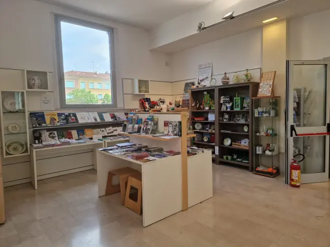 Chiusura temporanea di IAT e Museo civico